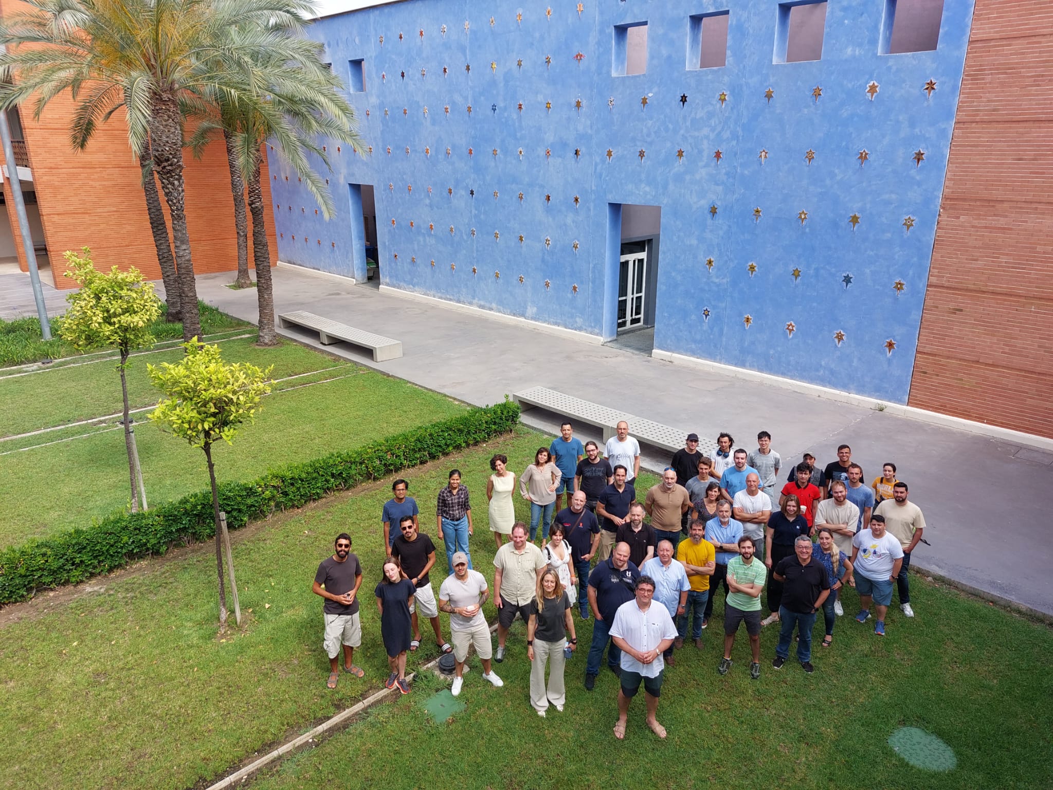 Group picture during the 2023 edition of the Master WAVES Summer School